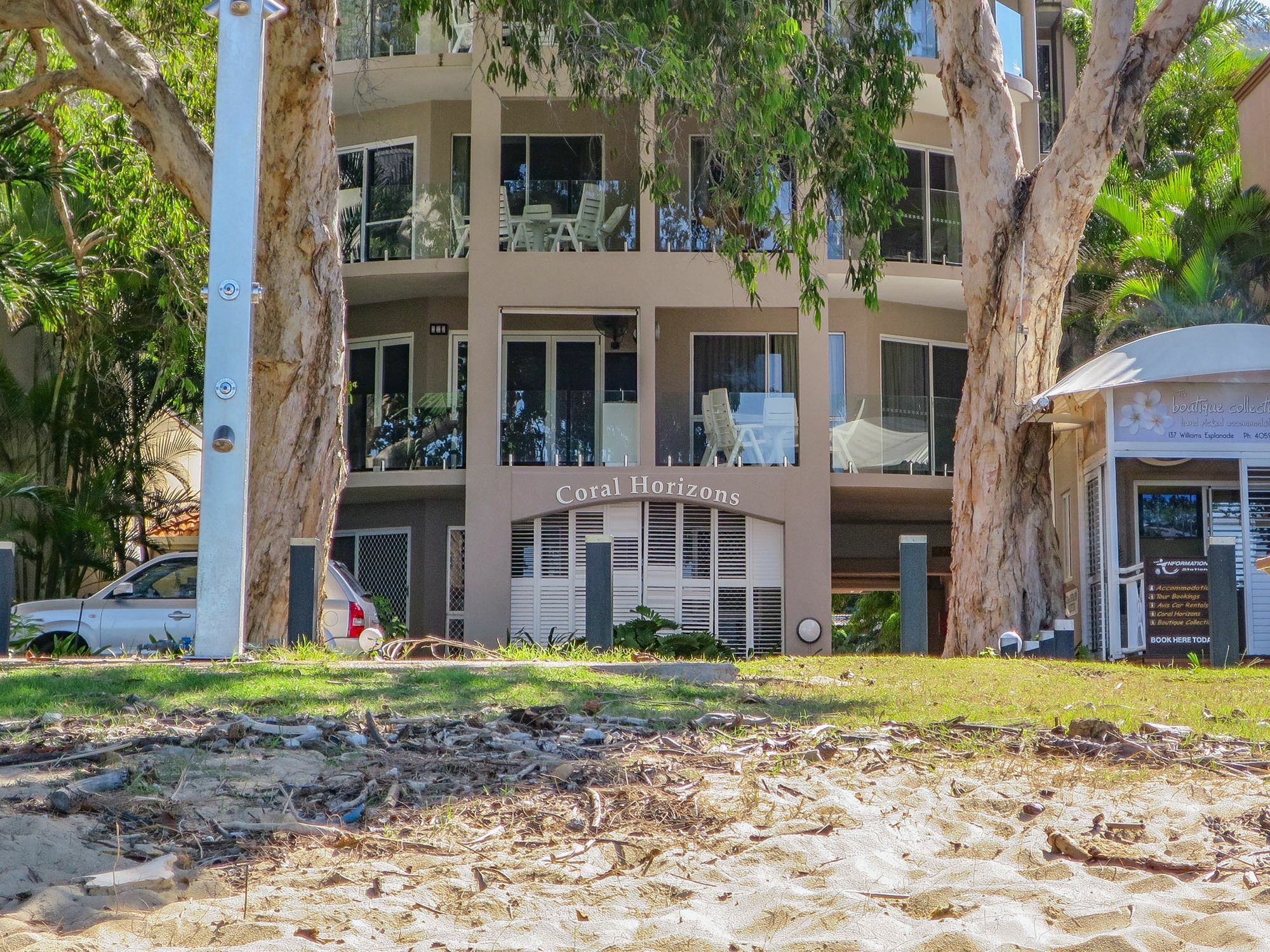 Marlin Waters Beachfront Apartments Palm Cove Exterior photo